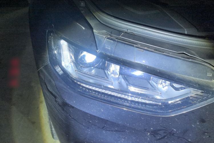 Used Wey VV5 2019 Upgraded Model 2.0T Two-Wheel Drive Flagship Version China VI Standard Right Front Headlight