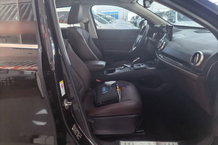 Used Wey VV5 2019 1.5T Two-Wheel Drive Color Pioneer Right Front Seat