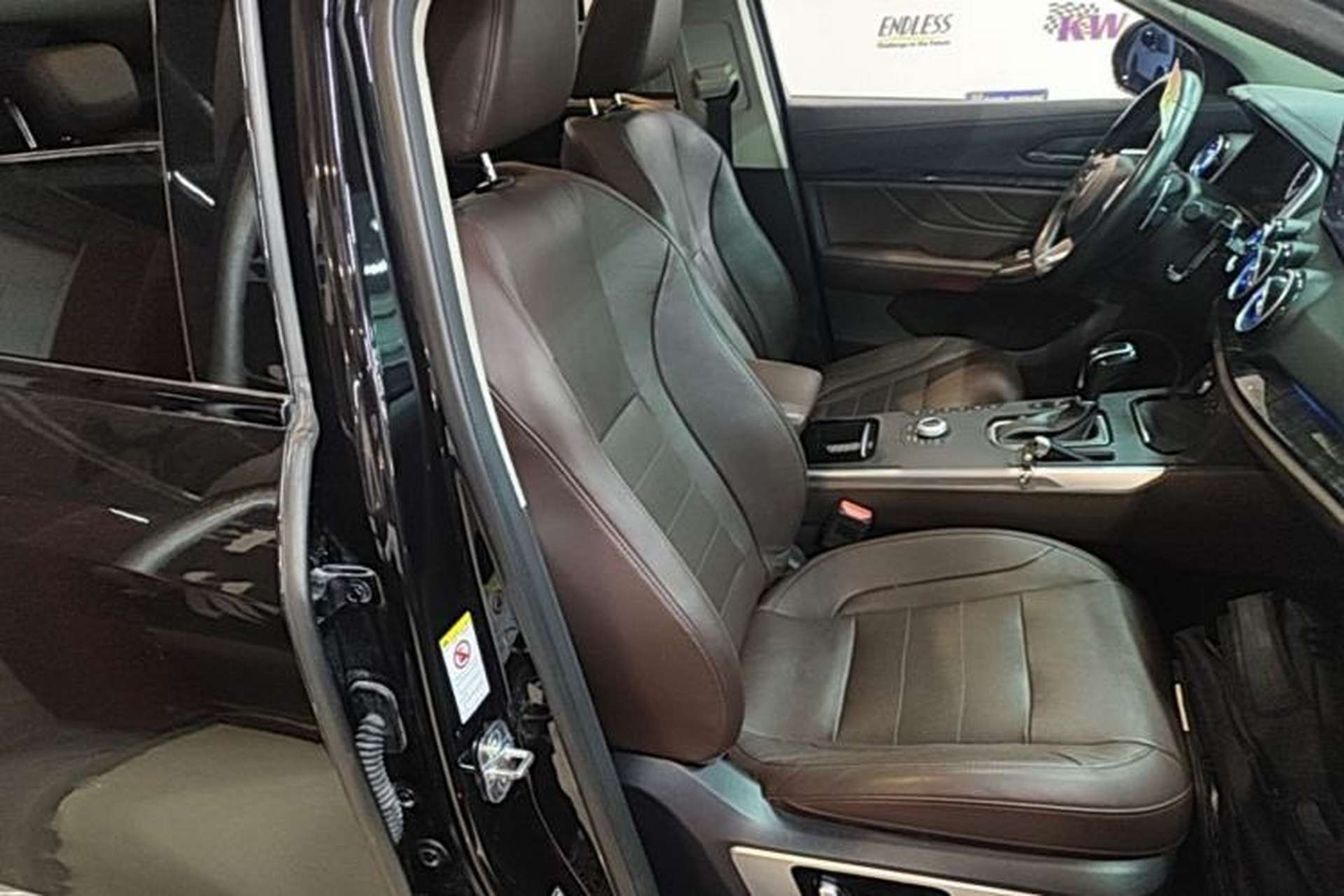 Used Wey VV5 2019 Upgraded Model 2.0T Two-Wheel Drive Flagship Version China V Standard Right Front Seat