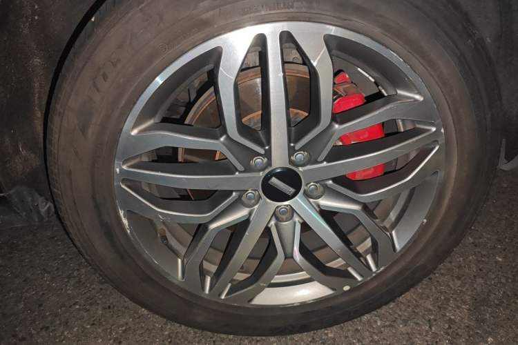 Used Wey VV5 2019 Upgraded Model 2.0T Two-Wheel Drive Ultra-Luxury Version China VI Standard Right Front Wheel Hub