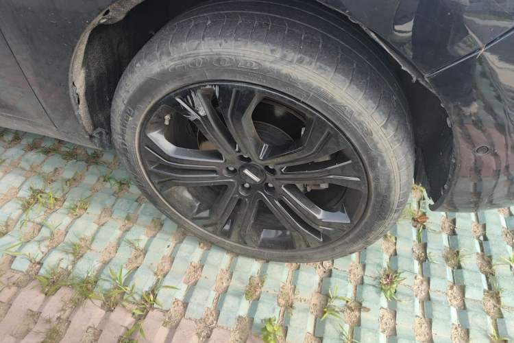 Used Wey VV5 2019 Upgraded Model 2.0T Two-Wheel Drive Flagship Version China V Standard Right Front Wheel Hub