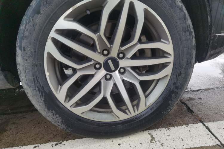 Used Wey VV5 2019 Upgraded Model 2.0T Two-Wheel Drive Ultra-Luxury Version China VI Standard Right Front Wheel Hub