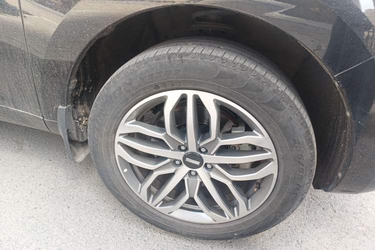 Used Wey VV5 2019 Upgraded Model 2.0T Two-Wheel Drive Ultra-Luxury Version China V Standard Right Front Wheel Hub