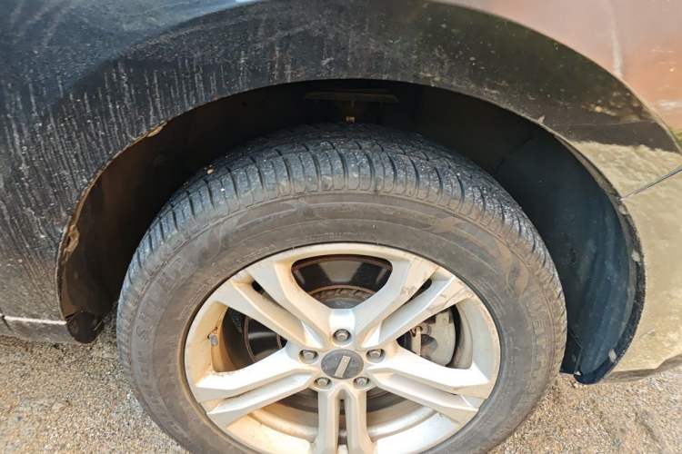 Used Wey VV5 2019 1.5T Two-Wheel Drive Color Pioneer Right Front Wheel Hub