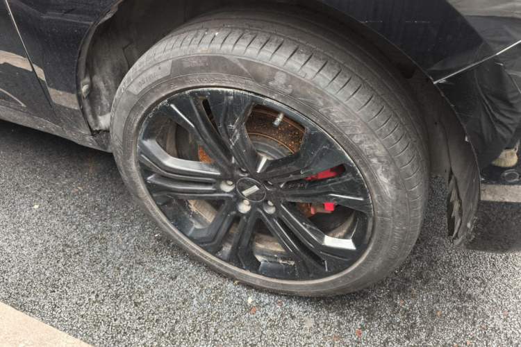 Used Wey VV5 2019 Upgraded Model 2.0T Two-Wheel Drive Flagship Version China VI Standard Right Front Wheel Hub