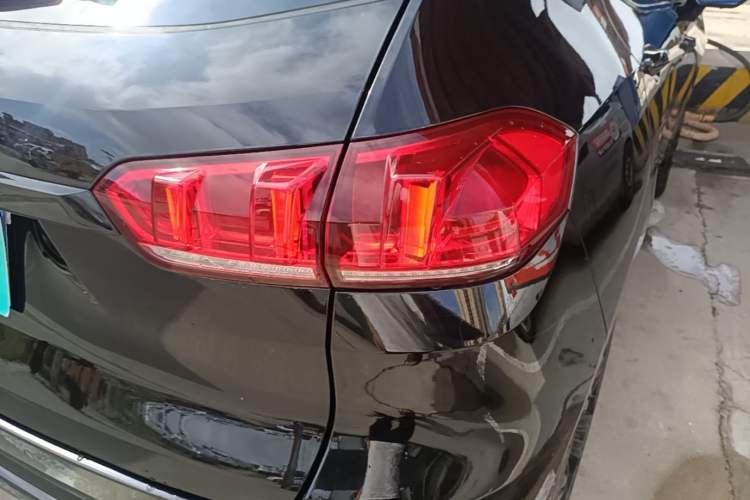 Used Wey VV5 2019 Upgraded Model 2.0T Two-Wheel Drive Flagship Version China V Standard Right Rear Taillight