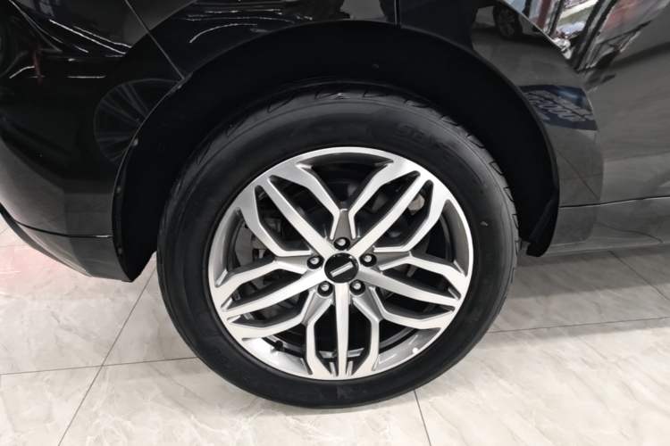 Used Wey VV5 2019 Upgraded Model 2.0T Two-Wheel Drive Ultra-Luxury Version China V Standard Right Rear Wheel Hub