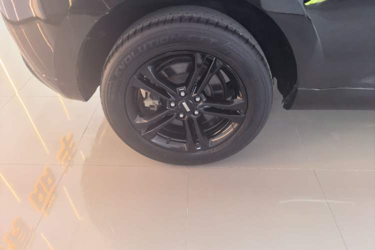 Used Wey VV5 2019 1.5T Two-Wheel Drive Color Pioneer Right Rear Wheel Hub