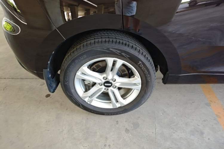 Used Wey VV5 2019 1.5T Two-Wheel Drive Color Pioneer Right Rear Wheel Hub