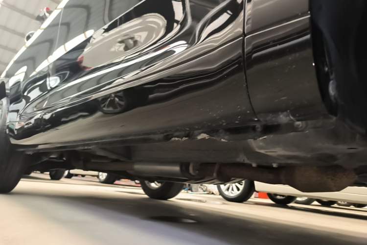 Used Wey VV5 2019 1.5T Two-Wheel Drive Color Pioneer Right Side Sill