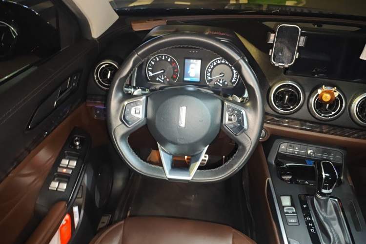 Used Wey VV5 2019 Upgraded Model 2.0T Two-Wheel Drive Ultra-Luxury Version China VI Standard Steering Wheel