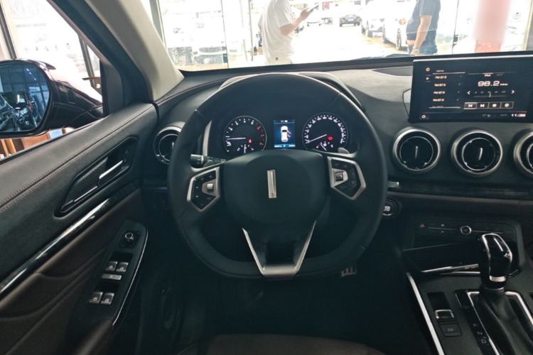 Used Wey VV5 2019 Upgraded Model 2.0T Two-Wheel Drive Ultra-Luxury Version China V Standard Steering Wheel