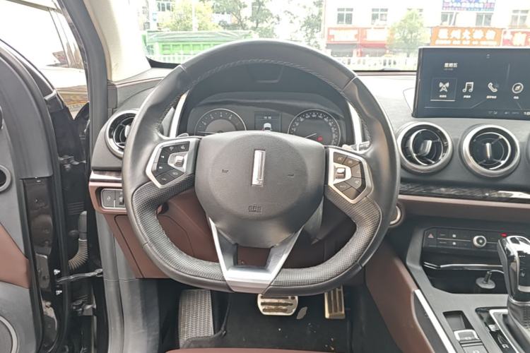 Used Wey VV5 2019 Upgraded Model 2.0T Two-Wheel Drive Ultra-Luxury Version China V Standard Steering Wheel