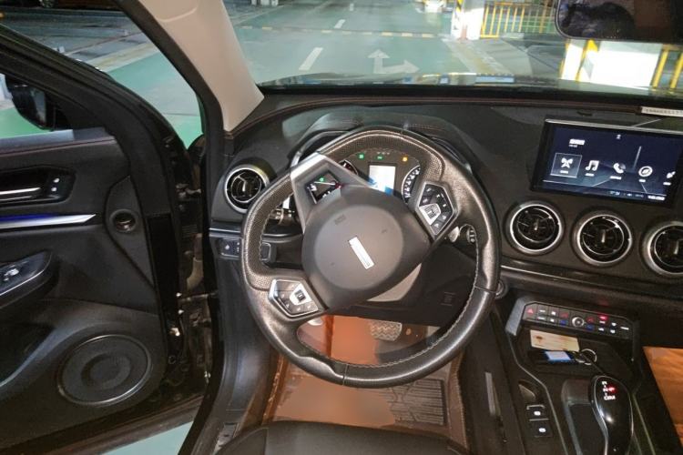 Used Wey VV5 2019 1.5T Two-Wheel Drive Color Pioneer Steering Wheel