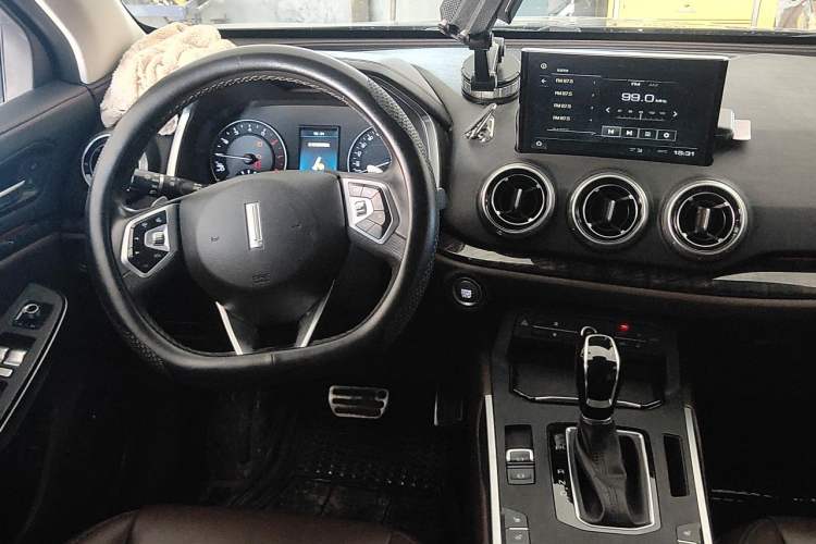 Used Wey VV5 2019 Upgraded Model 2.0T Two-Wheel Drive Ultra-Luxury Version China V Standard Steering Wheel