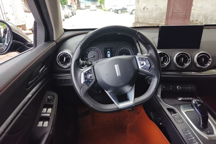 Used Wey VV5 2019 1.5T Two-Wheel Drive Color Pioneer Steering Wheel