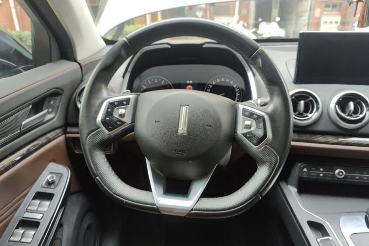 Used Wey VV5 2019 1.5T Two-Wheel Drive Color Pioneer Steering Wheel