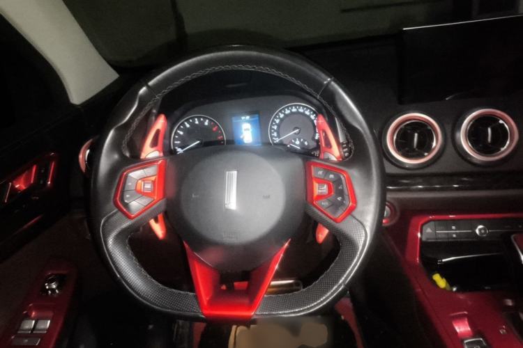 Used Wey VV5 2019 Upgraded Model 2.0T Two-Wheel Drive Ultra-Luxury Version China V Standard Steering Wheel