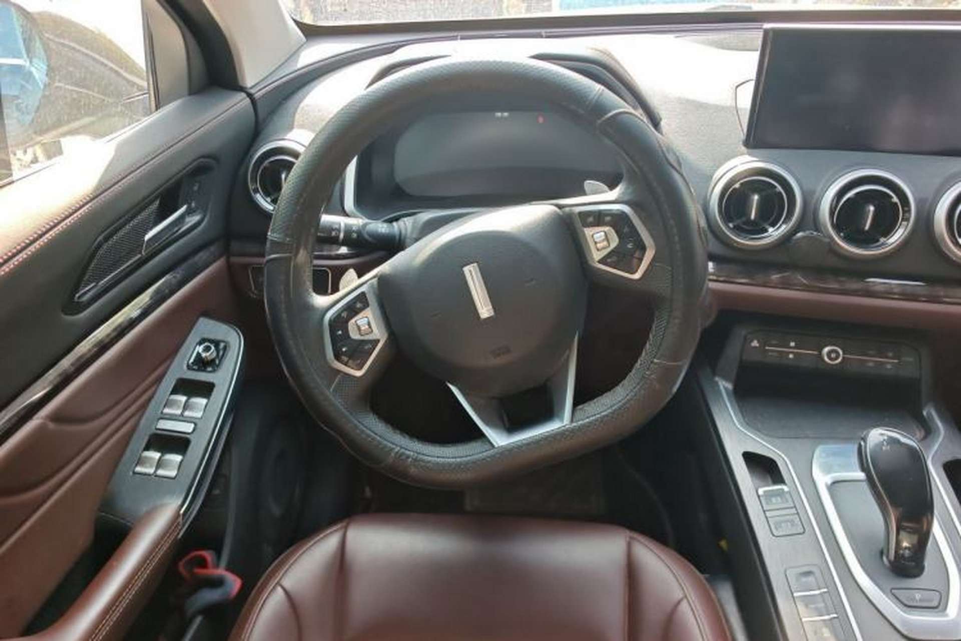 Used Wey VV5 2019 1.5T Two-Wheel Drive Smart Pioneer Steering Wheel