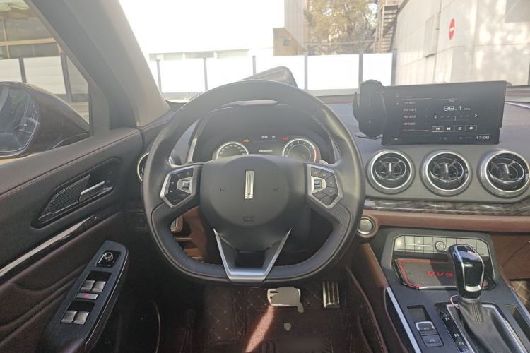 Used Wey VV5 2019 Upgraded Model 2.0T Two-Wheel Drive Flagship Version China V Standard Steering Wheel