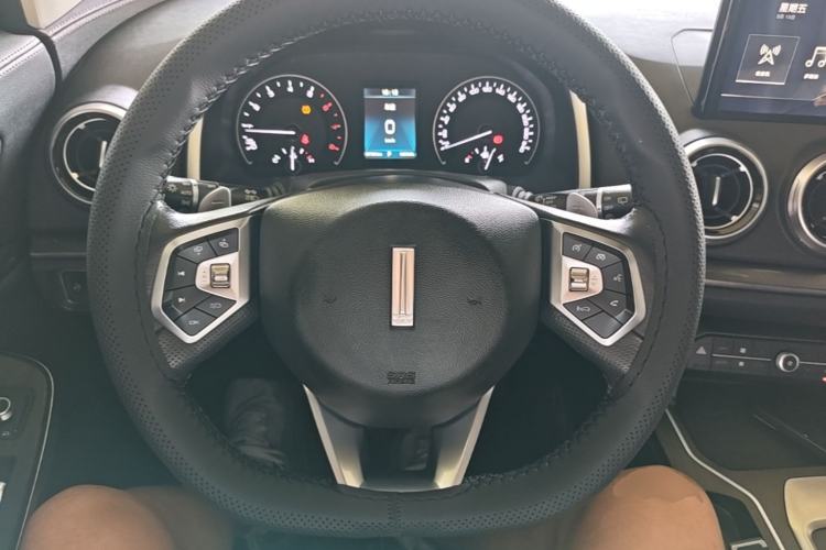 Used Wey VV5 2019 1.5T Two-Wheel Drive Color Pioneer Steering Wheel