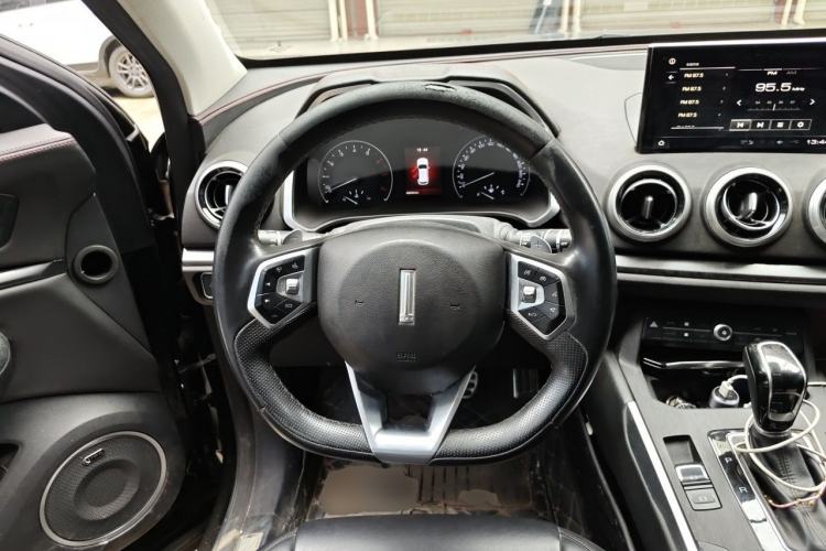 Used Wey VV5 2019 Upgraded Model 2.0T Two-Wheel Drive Ultra-Luxury Version China VI Standard Steering Wheel
