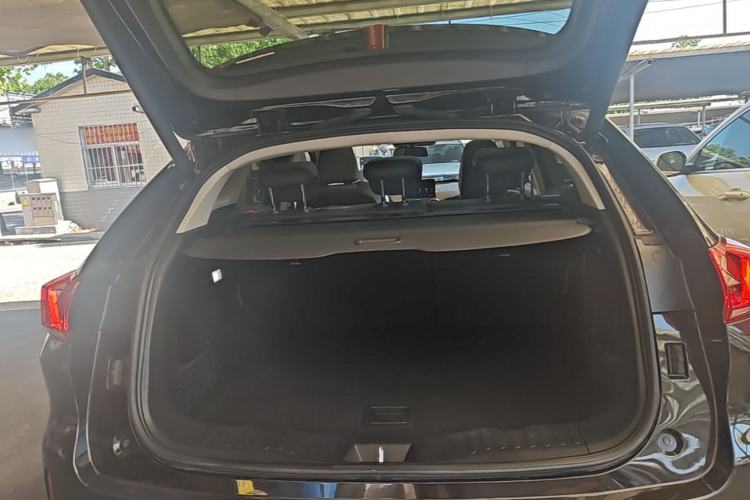 Used Wey VV5 2019 Upgraded Model 2.0T Two-Wheel Drive Ultra-Luxury Version China V Standard Trunk