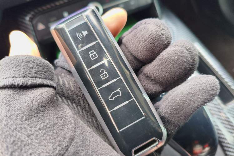 Used Wey VV5 2019 1.5T Two-Wheel Drive Smart Pioneer Vehicle Key