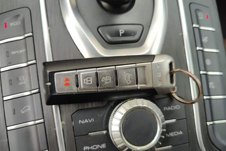 Used Wey VV5 2019 1.5T Two-Wheel Drive Color Pioneer Vehicle Key