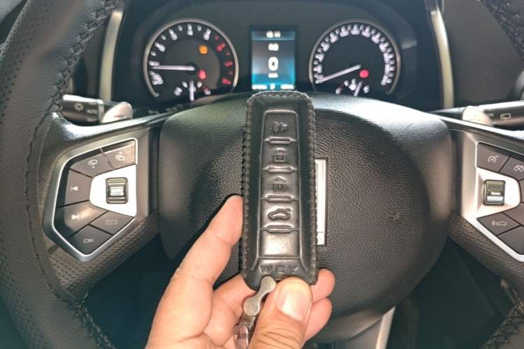 Used Wey VV5 2019 1.5T Two-Wheel Drive Color Pioneer Vehicle Key
