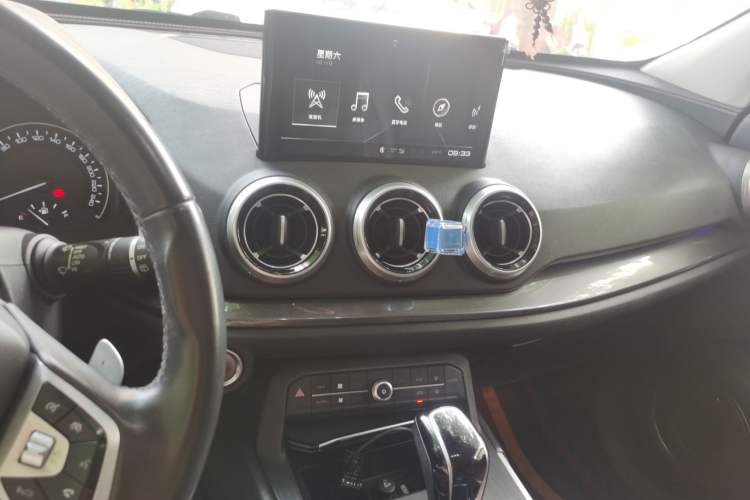 Used Wey VV5 2019 Upgraded Model 2.0T Two-Wheel Drive Ultra-Luxury Version China V Standard Audio And AC Panel