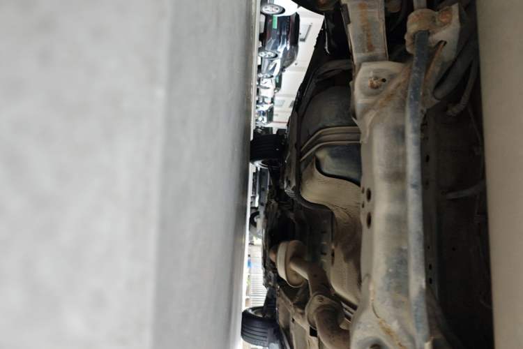 Used Wey VV5 2019 1.5T Two-Wheel Drive Color Pioneer Chassis Rear