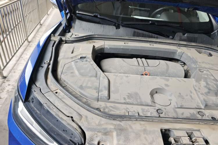 Used Wey VV5 2019 1.5T Two-Wheel Drive Color Pioneer Engine Bay Right