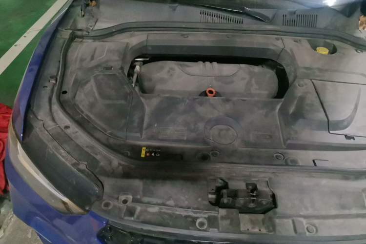 Used Wey VV5 2019 1.5T Two-Wheel Drive Color Pioneer Engine Bay Right