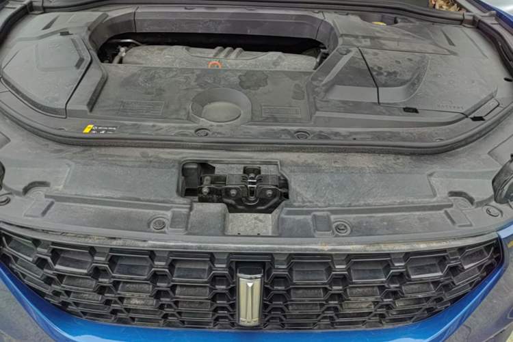 Used Wey VV5 2019 1.5T Two-Wheel Drive Color Pioneer Engine Bay