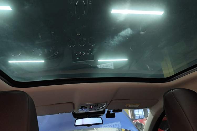 Used Wey VV5 2019 1.5T Two-Wheel Drive Smart Pioneer Headliner