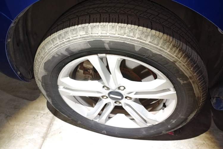 Used Wey VV5 2019 1.5T Two-Wheel Drive Color Pioneer Left Front Wheel Hub