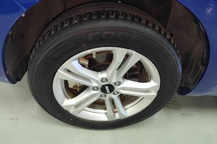 Used Wey VV5 2019 1.5T Two-Wheel Drive Smart Pioneer Left Front Wheel Hub
