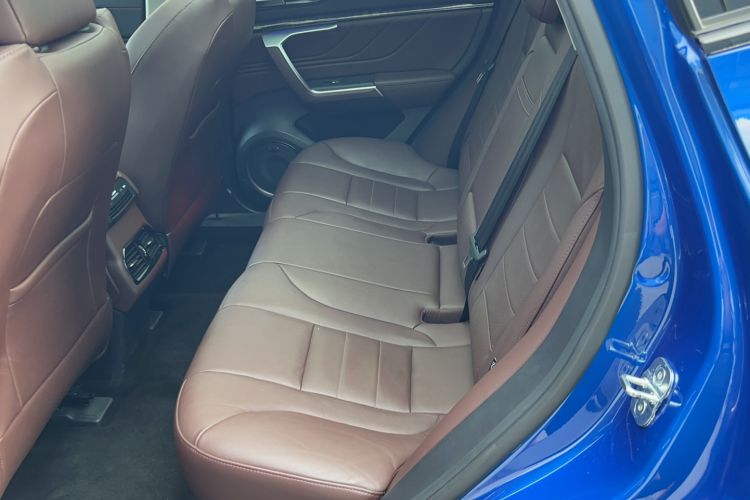 Used Wey VV5 2019 Upgraded Model 2.0T Two-Wheel Drive Flagship Version China V Standard Left Rear Seat