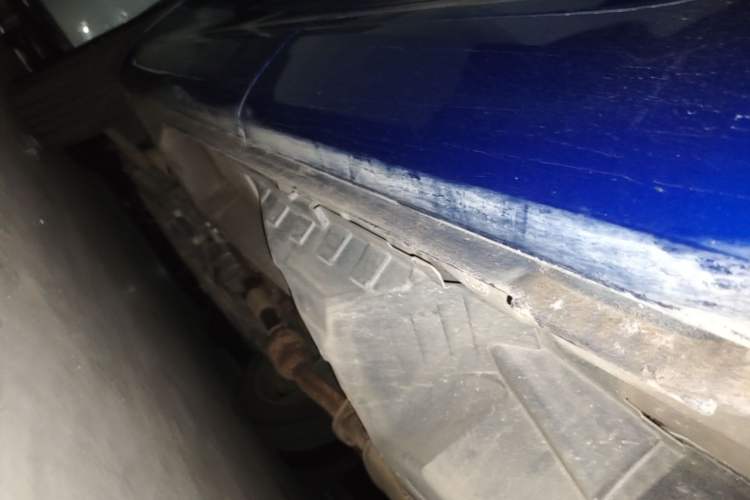 Used Wey VV5 2019 1.5T Two-Wheel Drive Color Pioneer Left Side Sill