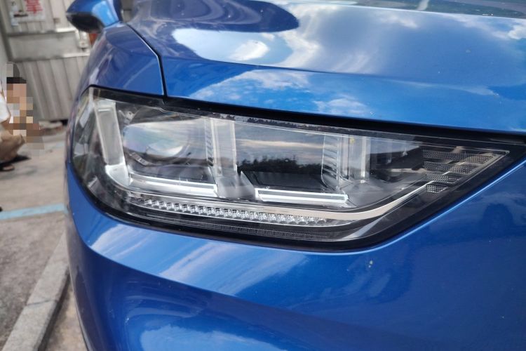 Used Wey VV5 2019 Upgraded Model 2.0T Two-Wheel Drive Ultra-Luxury Version China V Standard Right Front Headlight
