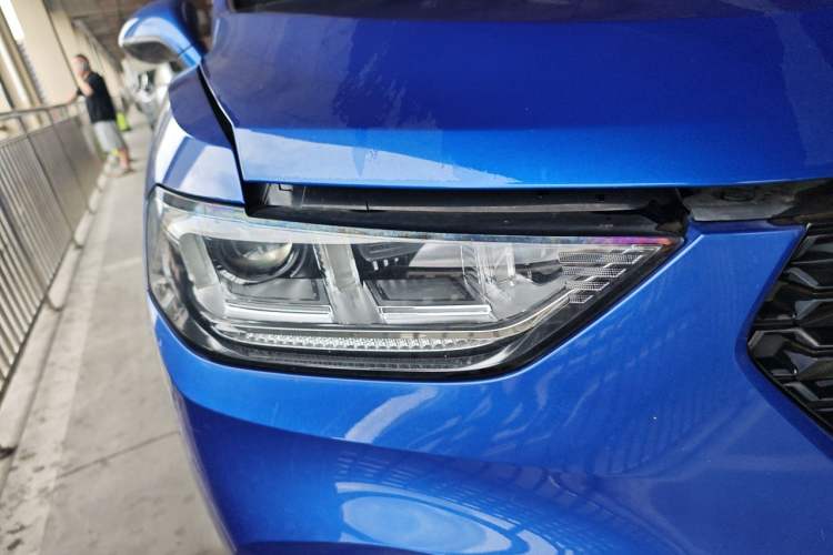 Used Wey VV5 2019 1.5T Two-Wheel Drive Color Pioneer Right Front Headlight