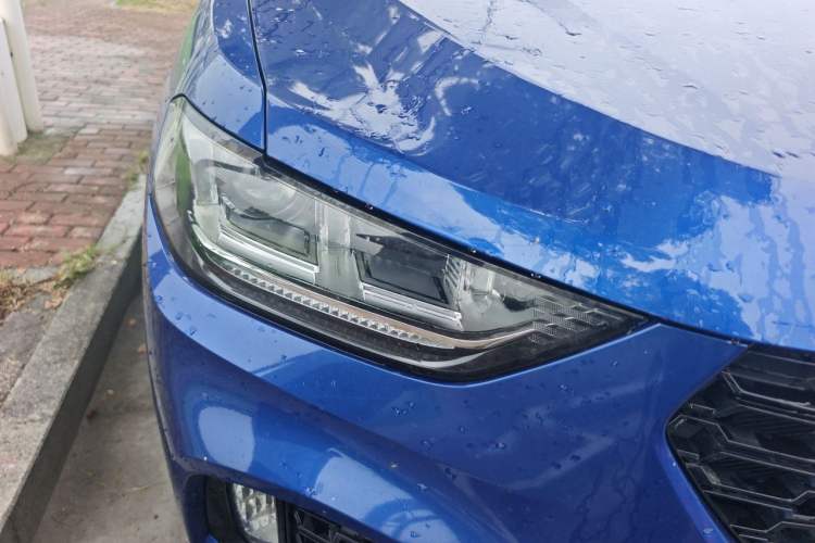 Used Wey VV5 2019 Upgraded Model 2.0T Two-Wheel Drive Ultra-Luxury Version China V Standard Right Front Headlight