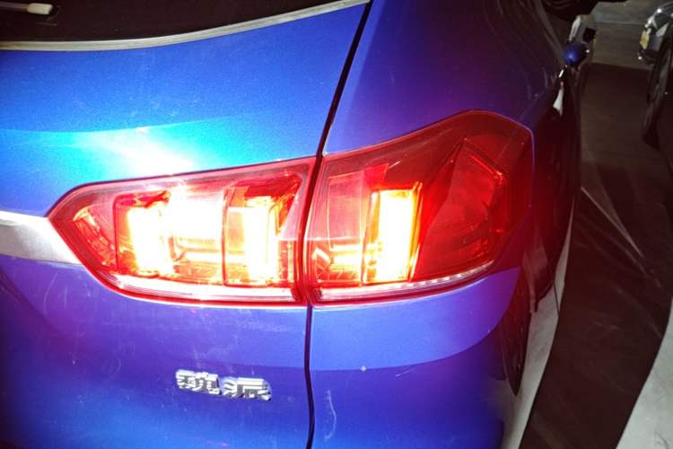 Used Wey VV5 2019 1.5T Two-Wheel Drive Color Pioneer Right Rear Taillight