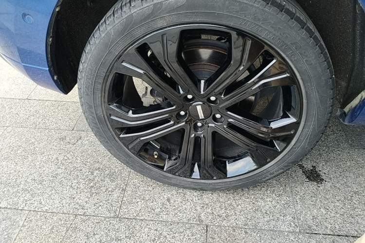 Used Wey VV5 2019 Upgraded Model 2.0T Two-Wheel Drive Flagship Version China V Standard Right Rear Wheel Hub