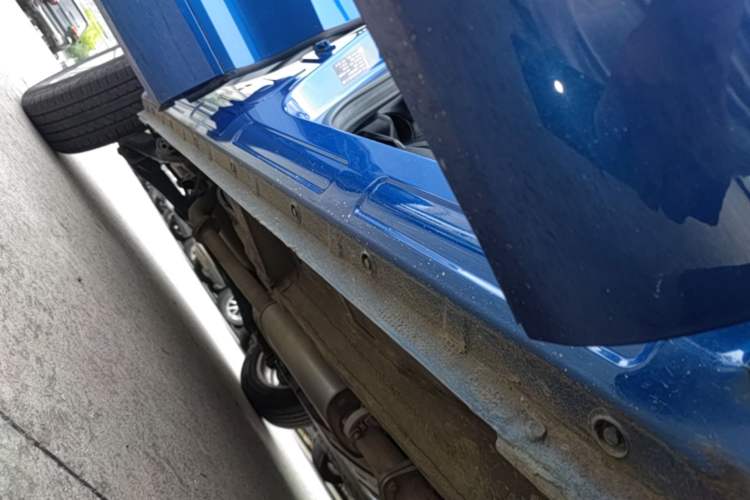 Used Wey VV5 2019 1.5T Two-Wheel Drive Color Pioneer Right Side Sill
