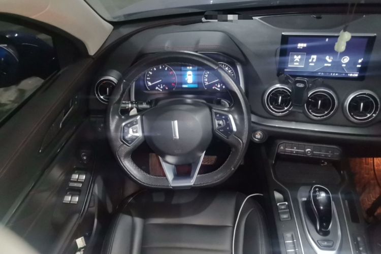 Used Wey VV5 2019 1.5T Two-Wheel Drive Color Pioneer Steering Wheel