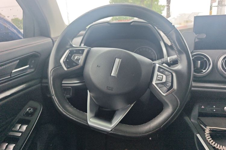 Used Wey VV5 2019 Upgraded Model 2.0T Two-Wheel Drive Ultra-Luxury Version China V Standard Steering Wheel