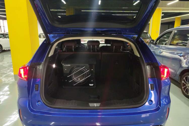 Used Wey VV5 2019 1.5T Two-Wheel Drive Smart Pioneer Trunk