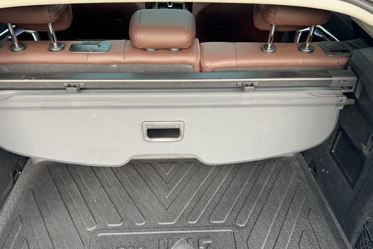 Used Wey VV5 2019 Upgraded Model 2.0T Two-Wheel Drive Flagship Version China V Standard Trunk